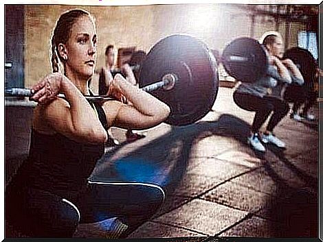 A woman who lifts weights.